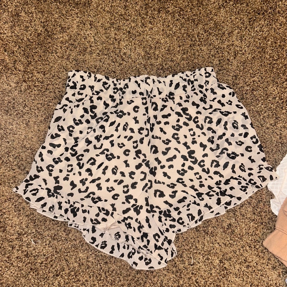 Harper Heritage Cheetah Shorts Size M